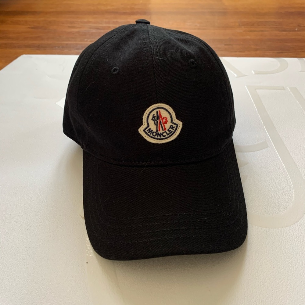 AUTHENTIC MONCLER BASEBALL CAP NWT